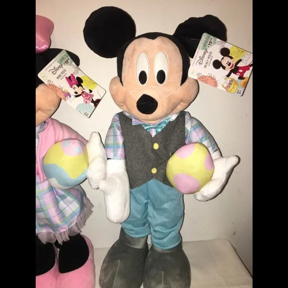 2021 Mickey & Minnie Standing Easter Greeters